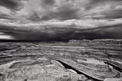 deadhorseDownPour_VIR7303_04_05_06_ss_1920x1261_U_20_Long-Edge